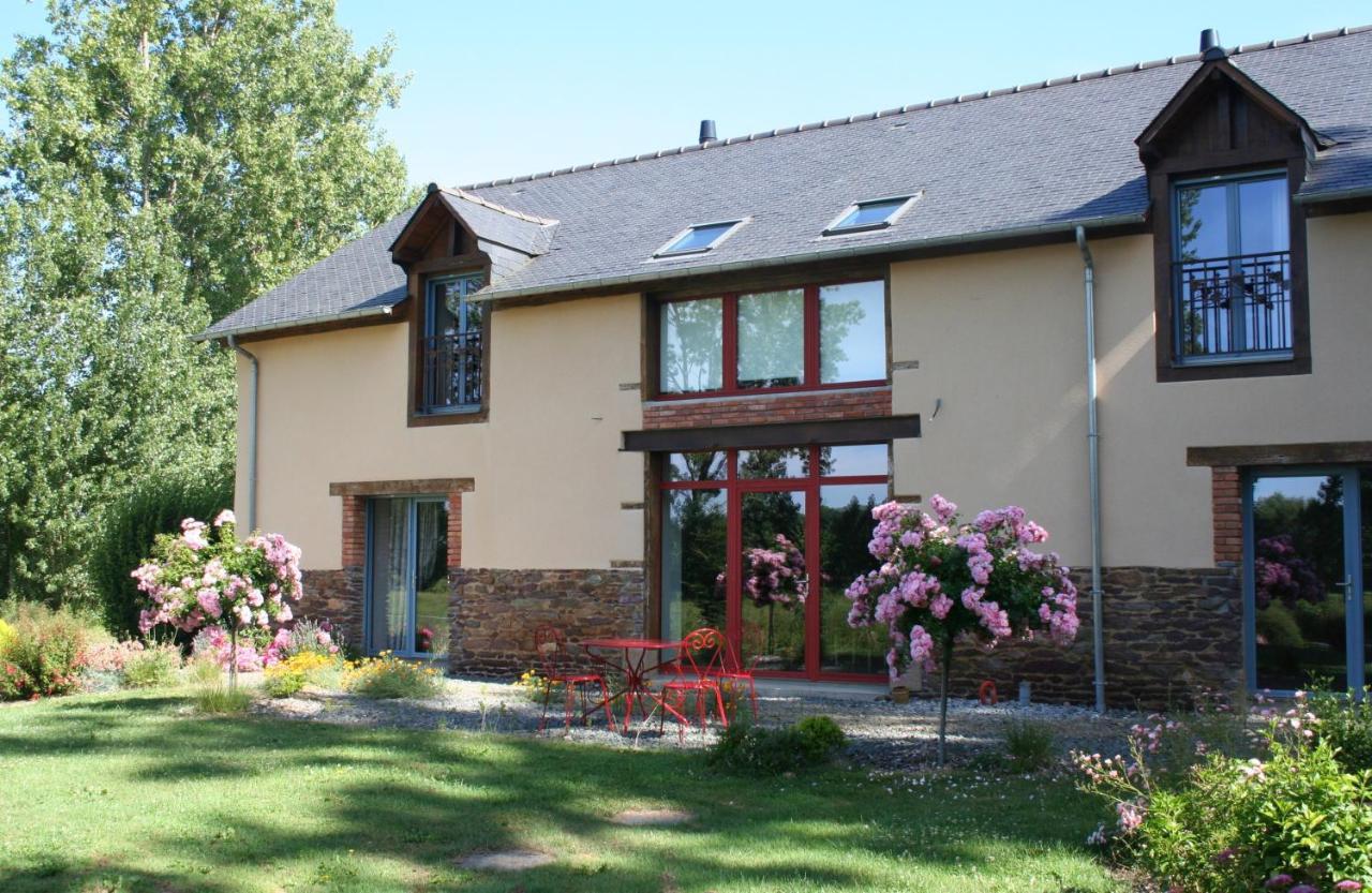 Domaine De La Fontaine Bed and Breakfast Chavagne Esterno foto